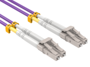 Kuzicelo ezisebenzayo, liyini isivinini sokudlulisa sekhebula le-OM4 fiber optic?
