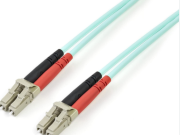 Ikhebula le-OM4 fiber optic lilungele izimo ezahlukahlukene zokudlulisa, kufaka phakathi kepha lingakhawulelwe kuzo: